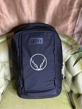 YETI 22L Crossroads Backpack Black Used